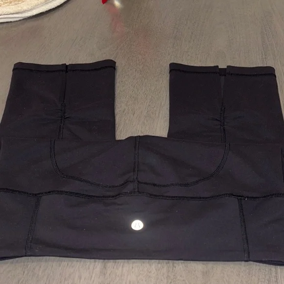 Lululemon Athletica Black Cropped Ankle Pants - Picture 9 of 9